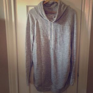 Liz Lange Maternity Sweatshirt